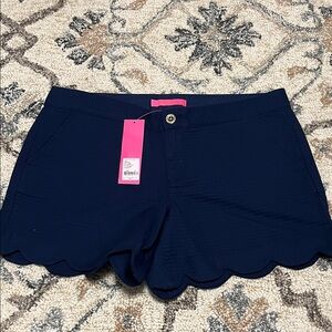 NWT Lully Pulitzer buttercup scallop short true navy size 10